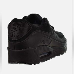NEW Youth Black Nike Air MAX Sneakers